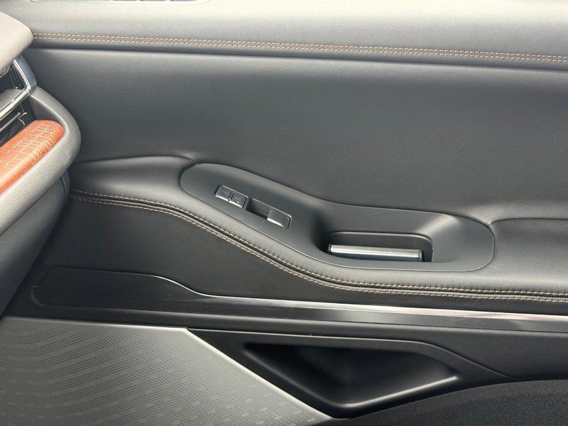 New 2025 Lincoln Navigator L Black Label AWD/4WD image 19