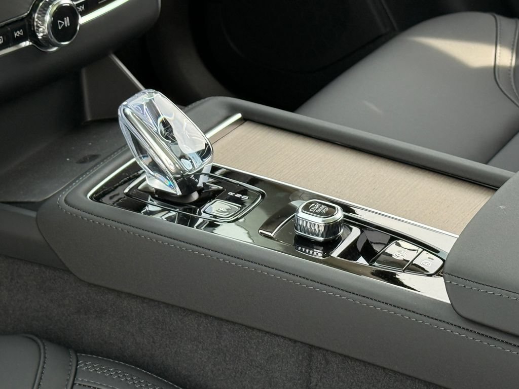 New 2026 Volvo XC90 T8 Plus AWD/4WD image 22