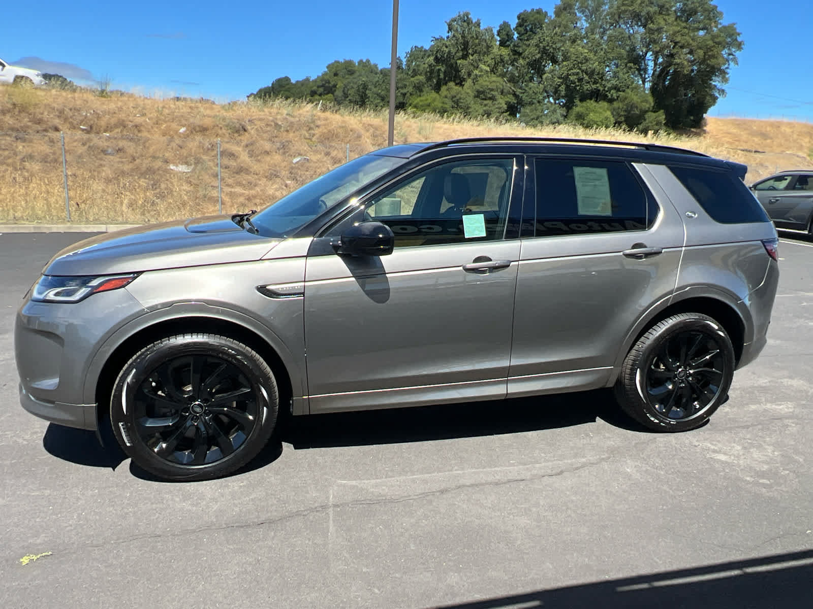 Used 2022 Land Rover Discovery Sport SE R-Dynamic AWD/4WD image 7
