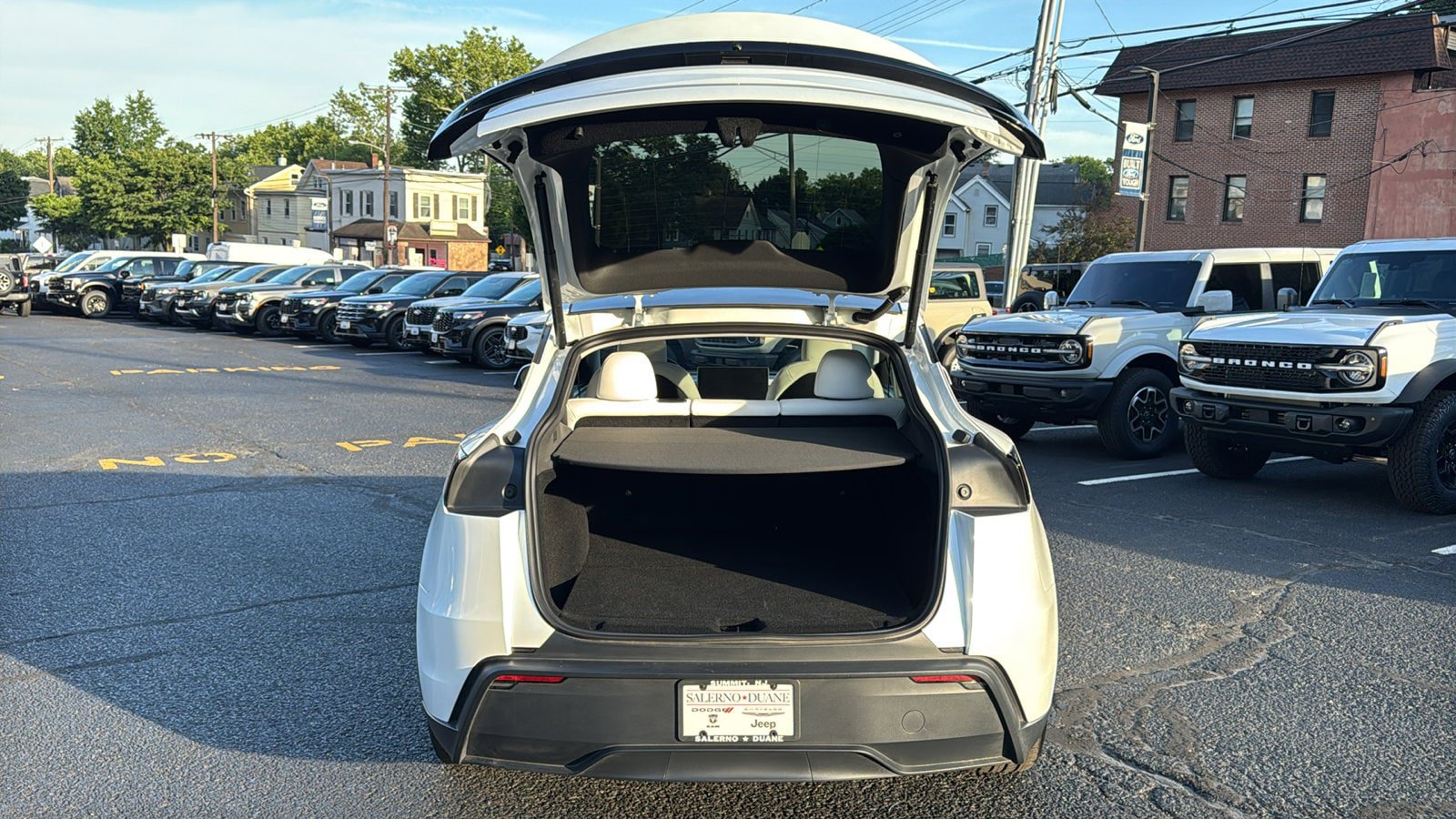 Used 2026 Tesla Model Y 2WD image 9