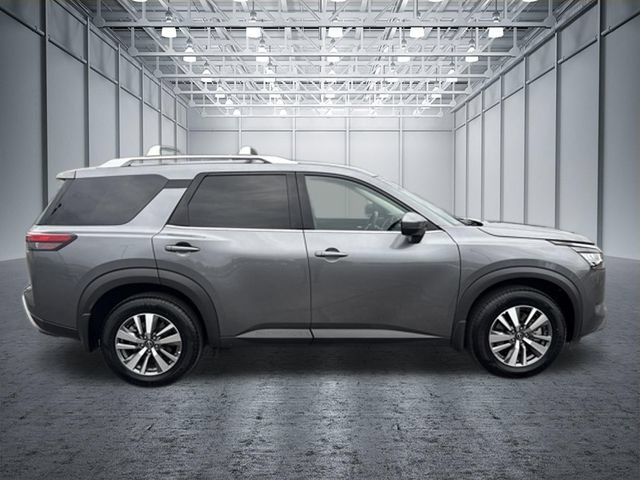 Used 2024 Nissan Pathfinder SL AWD/4WD image 6