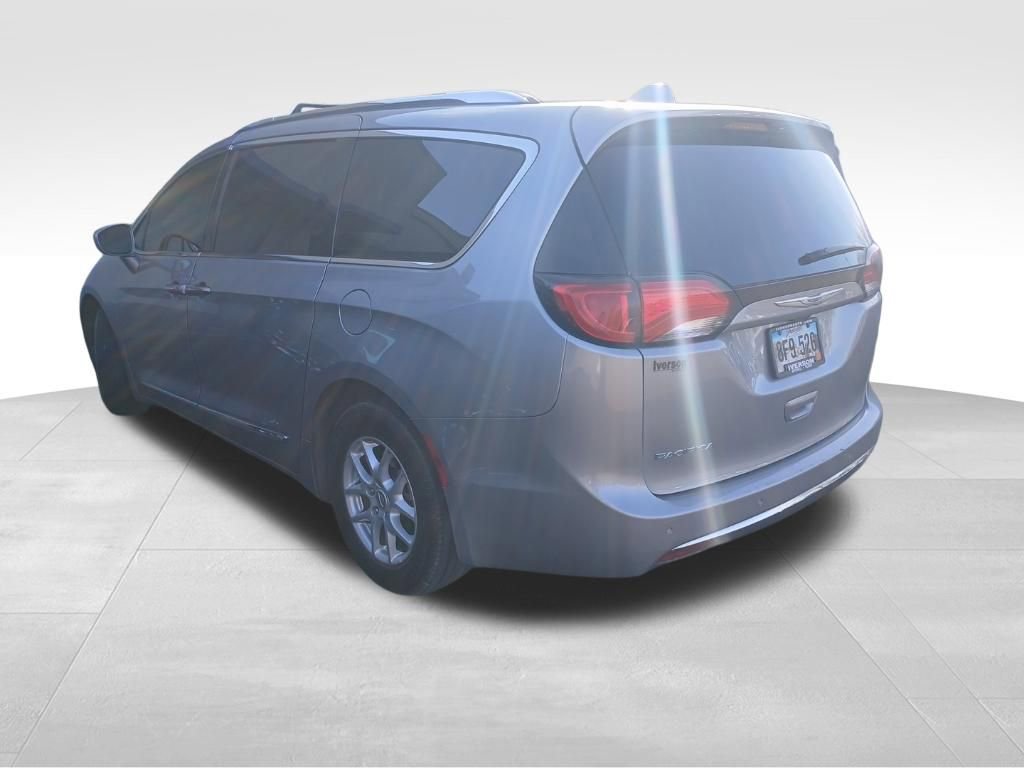 Used 2020 Chrysler Pacifica Touring-L FWD image 32
