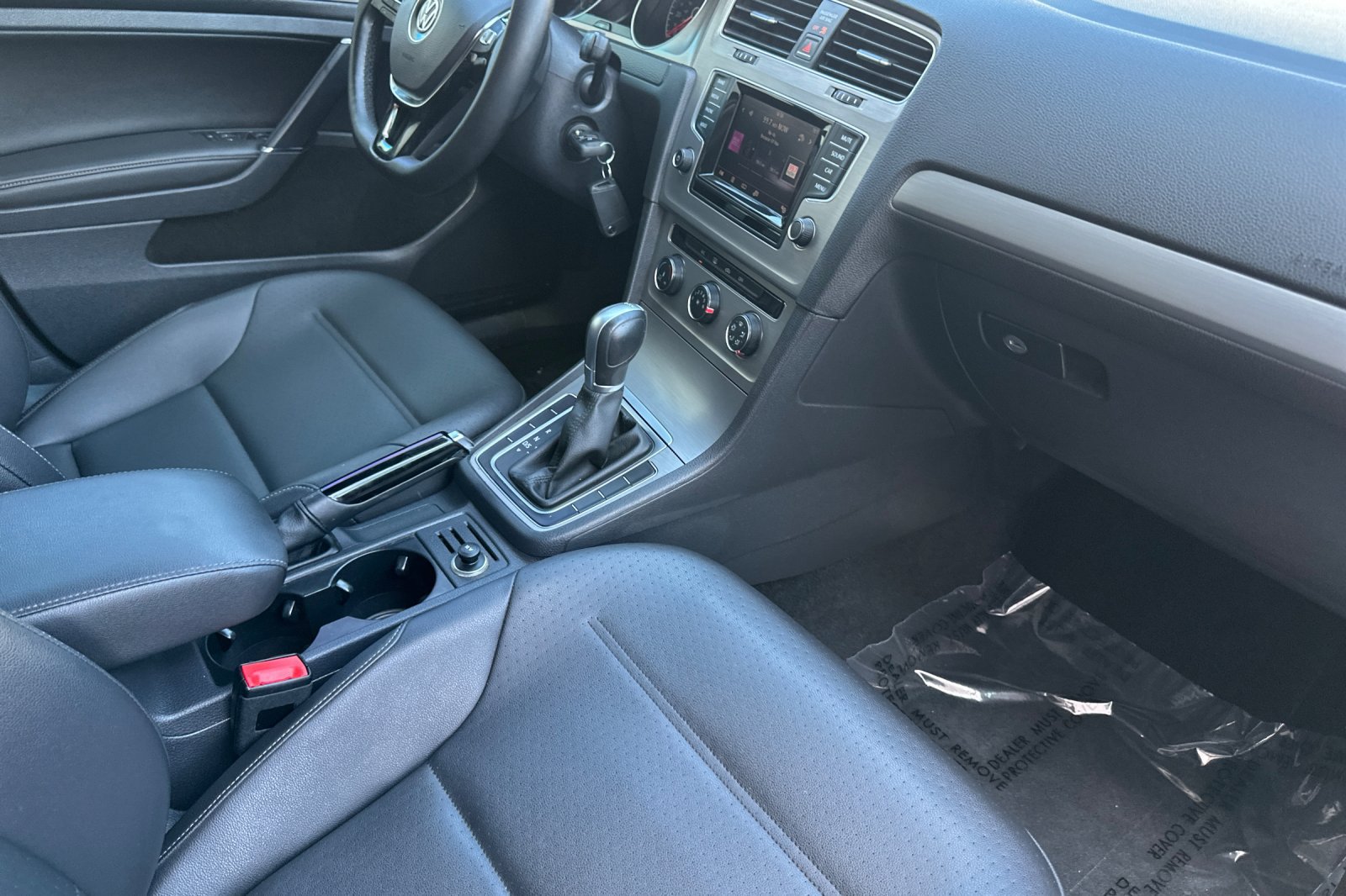 Used 2015 Volkswagen Golf TDI S FWD image 19