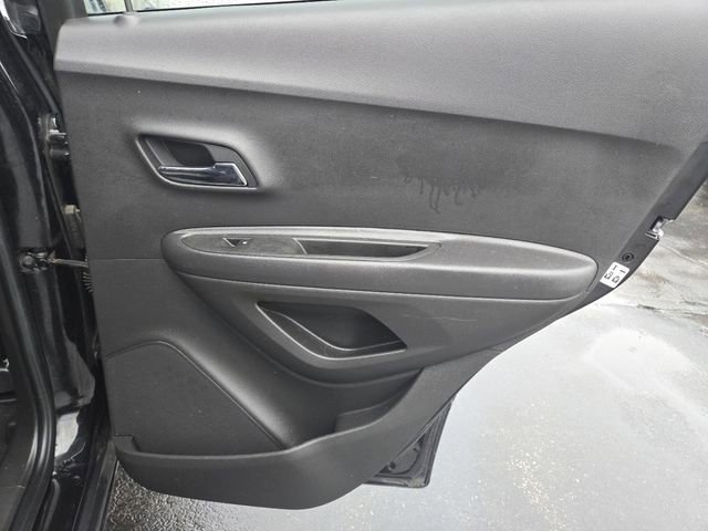 Used 2020 Chevrolet Trax LT w/ LT Convenience Package image 22