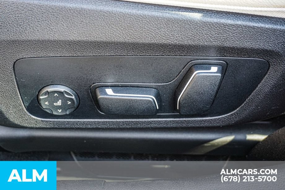 Used 2025 BMW 330i Sedan RWD image 52