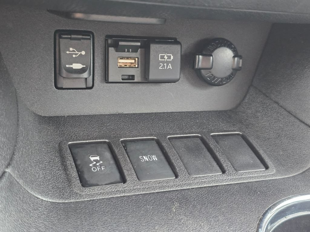 Used 2019 Toyota Highlander XLE FWD image 8
