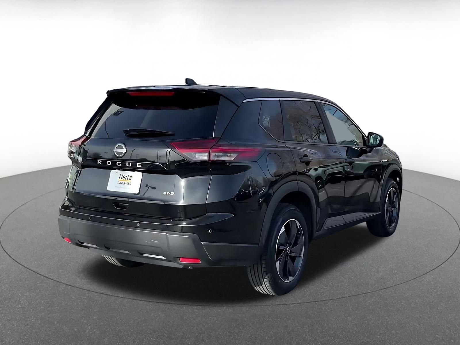 Used 2025 Nissan Rogue SV image 14