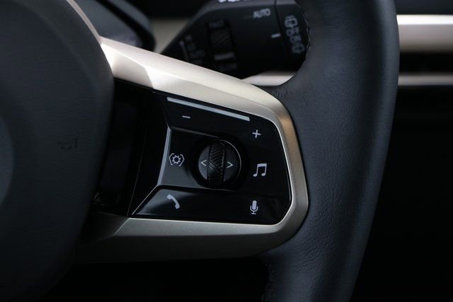 Used 2025 BMW iX xDrive50 image 20