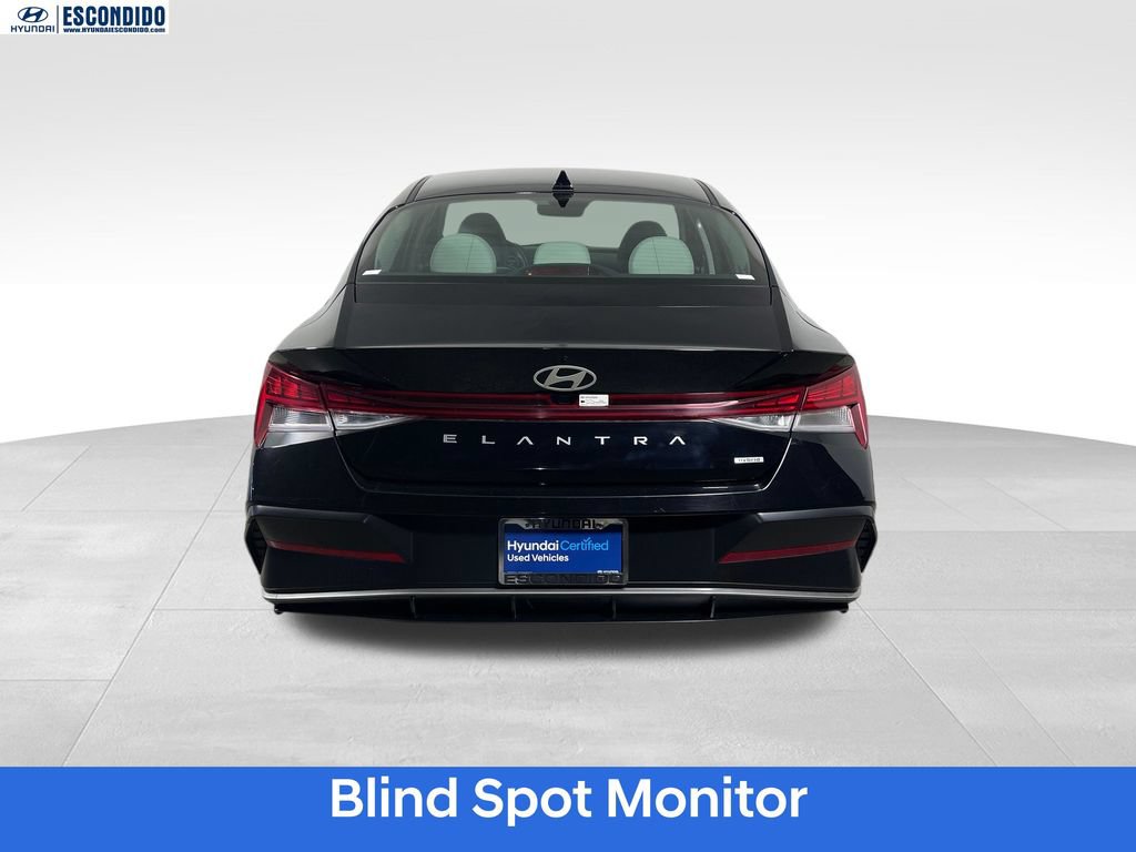 Certified 2025 Hyundai Elantra Limited FWD image 4