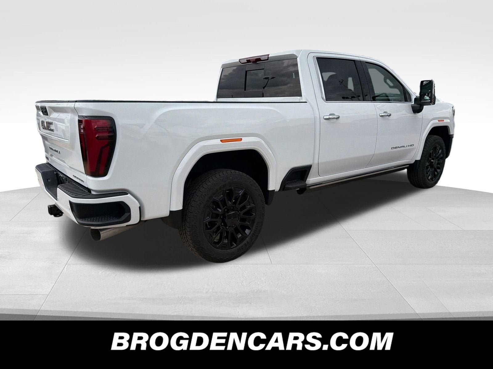New 2026 GMC Sierra 2500 Denali w/ Denali Reserve Package AWD/4WD image 3