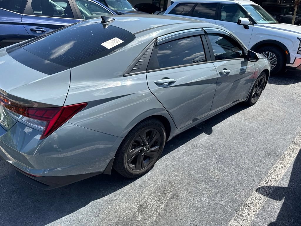 Used 2021 Hyundai Elantra Blue FWD image 18
