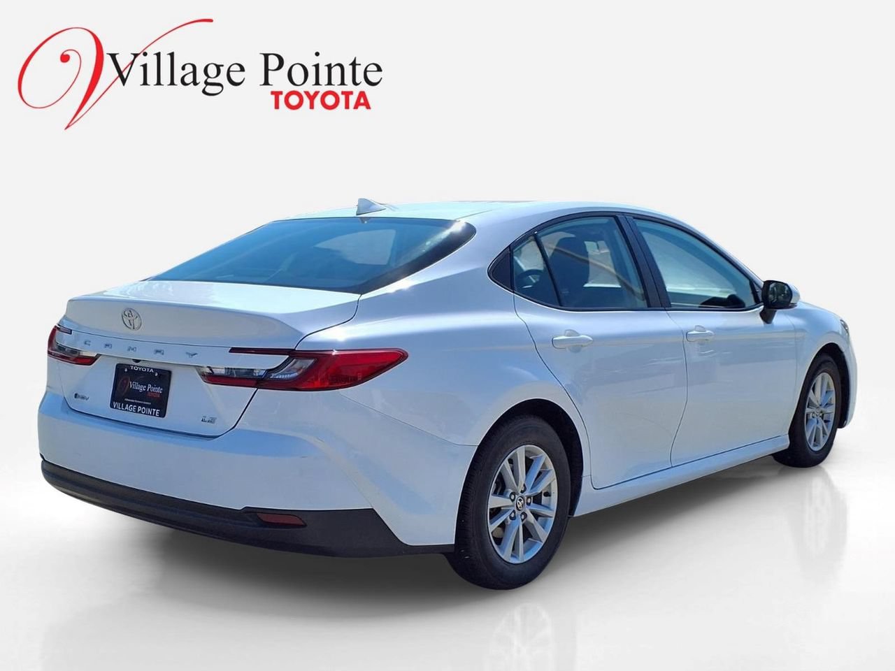 Used 2025 Toyota Camry LE FWD image 5