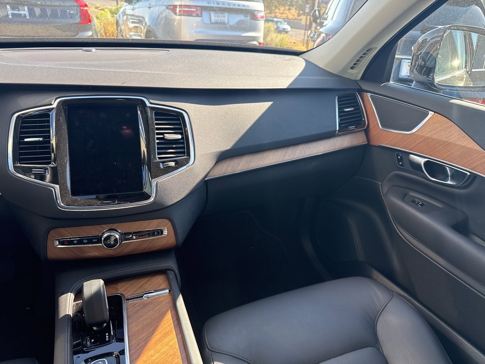 Used 2025 Volvo XC90 B6 Plus image 19