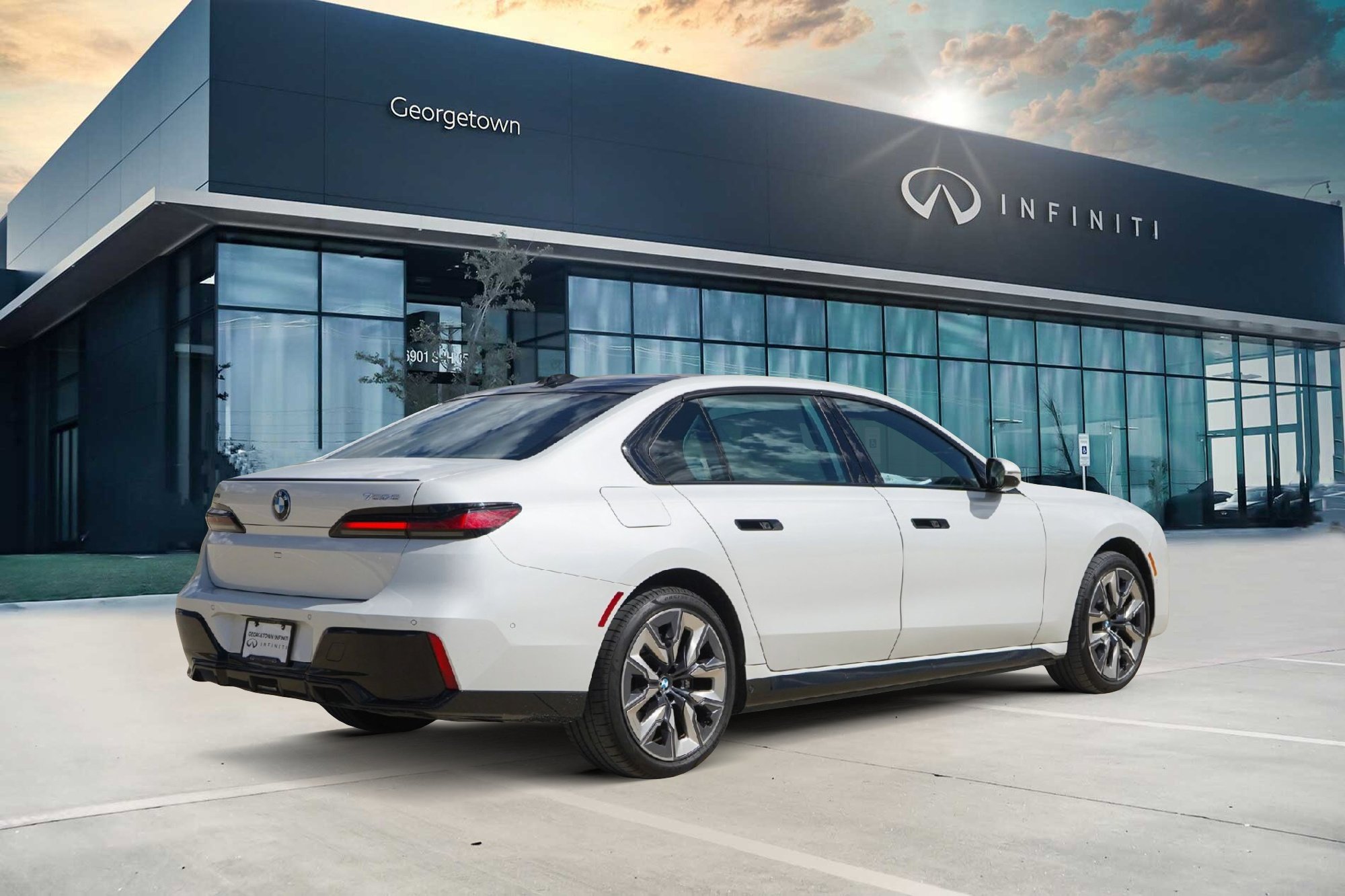 Used 2024 BMW 750e xDrive w/ Executive Package image 5