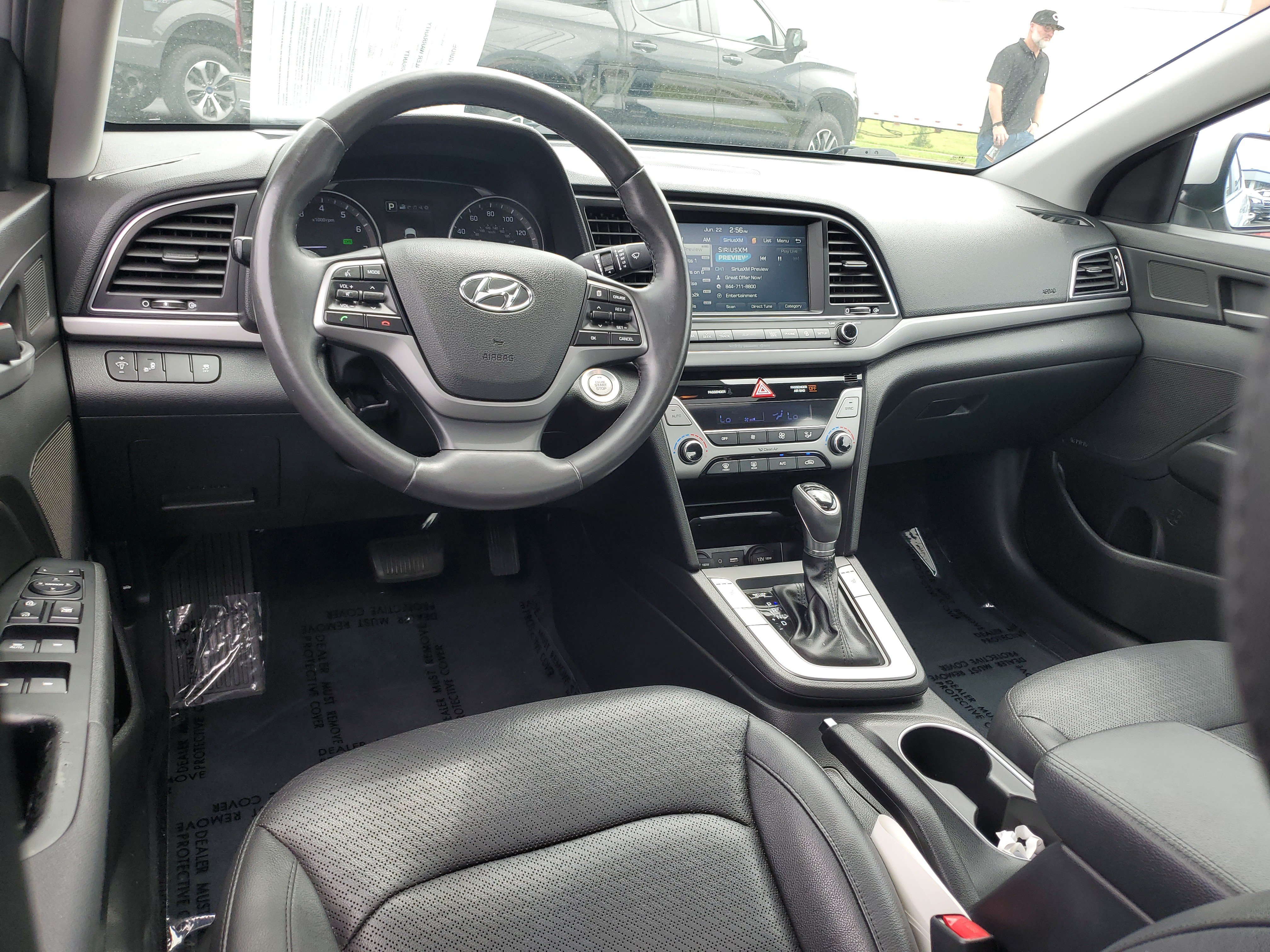 Used 2017 Hyundai Elantra Limited w/ Limited Tech Package 08 FWD image 9