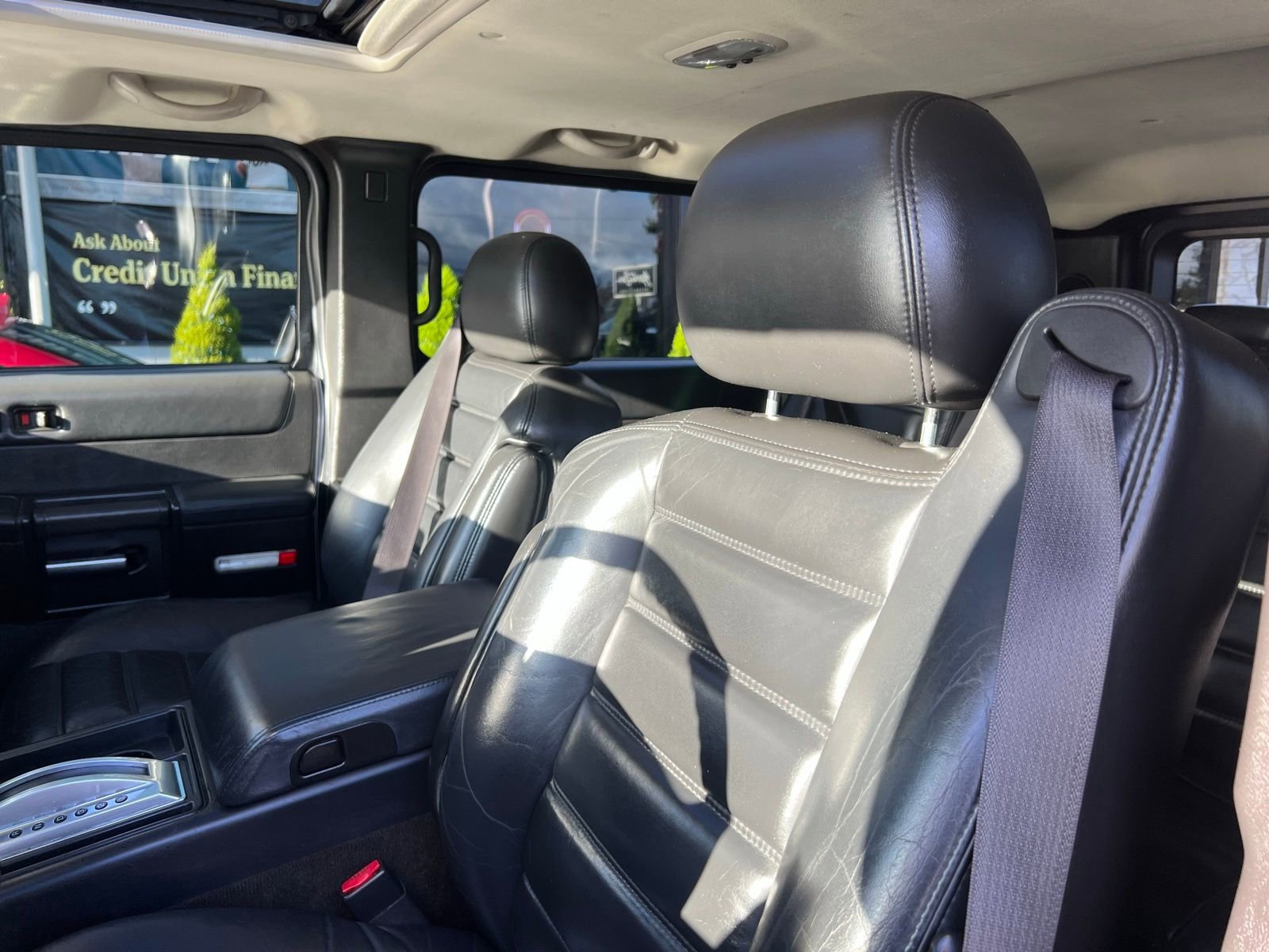 Used 2005 HUMMER H2 w/ Preferred Equipment Group image 22