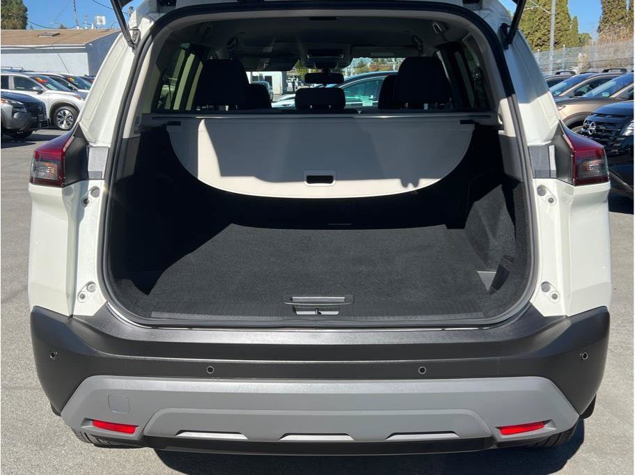 Used 2023 Nissan Rogue SV FWD image 5