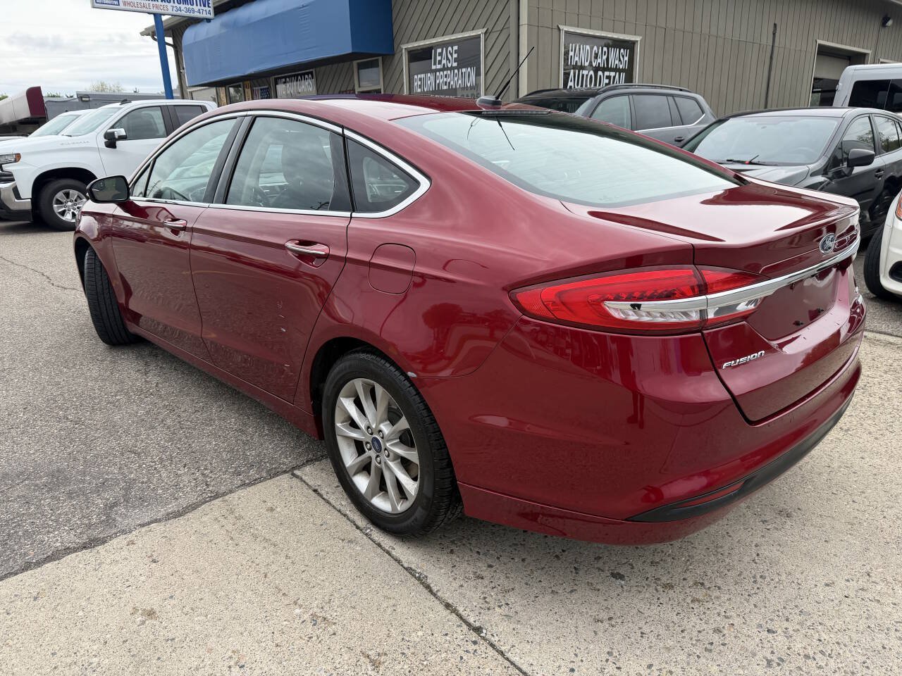 Used 2017 Ford Fusion SE w/ Fusion SE Technology Package FWD image 15
