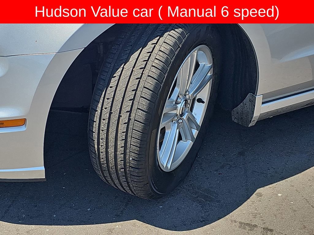 Used 2013 Ford Mustang Coupe RWD image 29