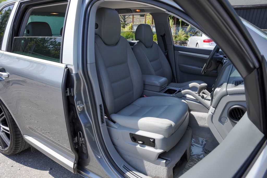 Used 2006 Porsche Cayenne AWD/4WD image 31