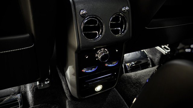 Used 2020 Rolls-Royce Cullinan AWD/4WD image 31