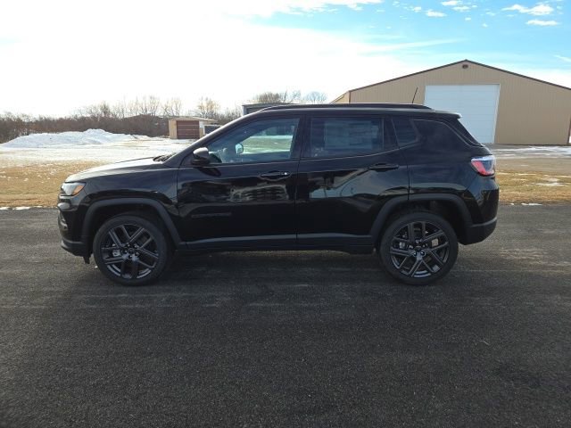 New 2026 Jeep Compass Latitude image 3