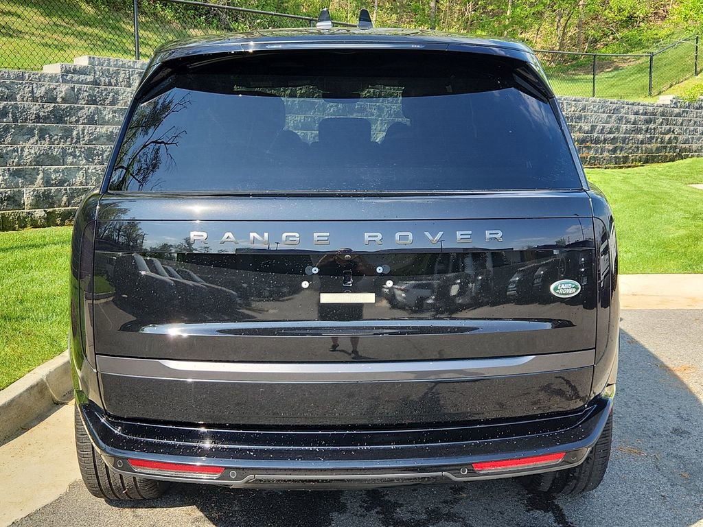 Used 2023 Land Rover Range Rover SE image 7