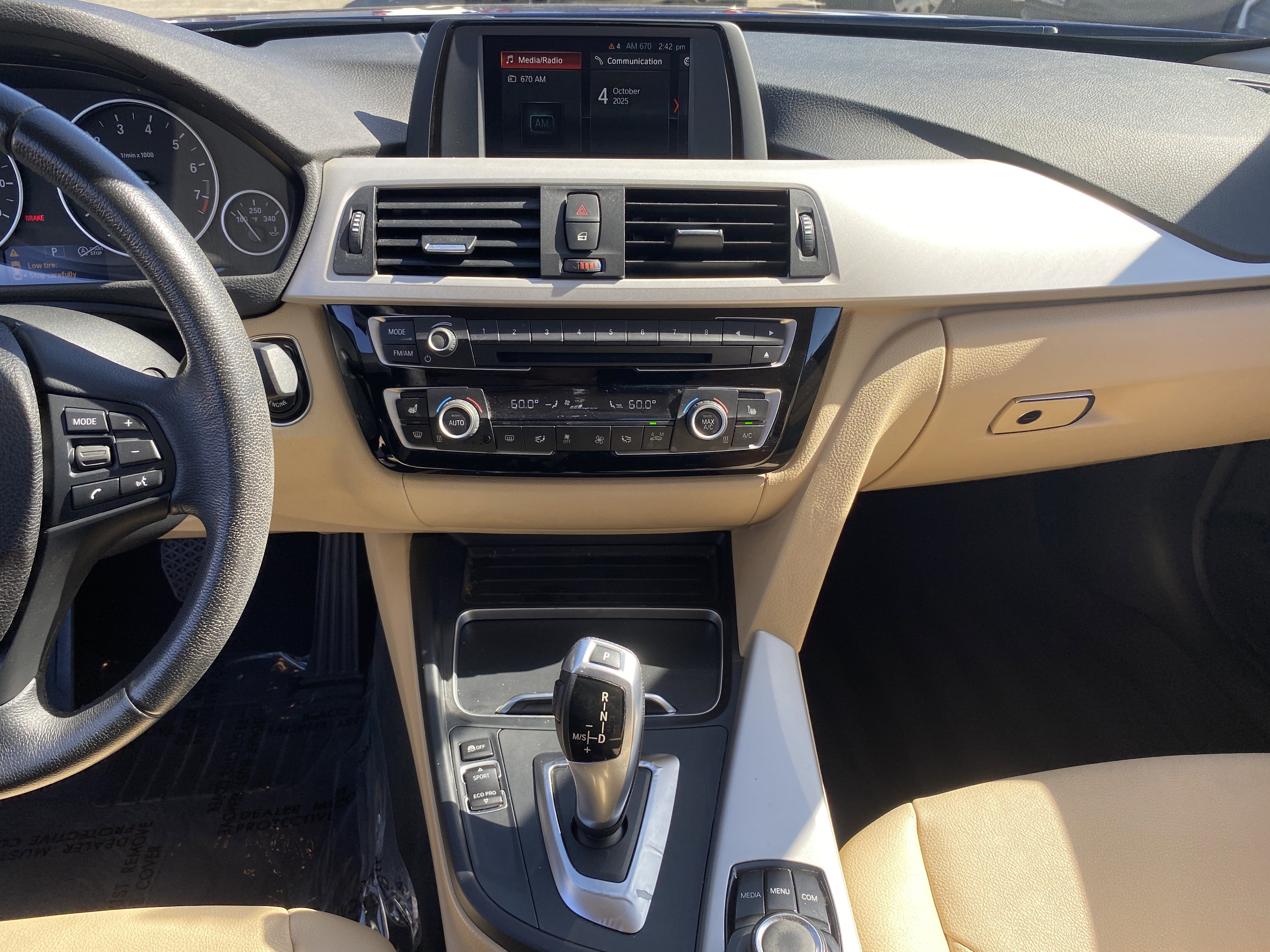 Used 2018 BMW 320i xDrive Sedan image 12