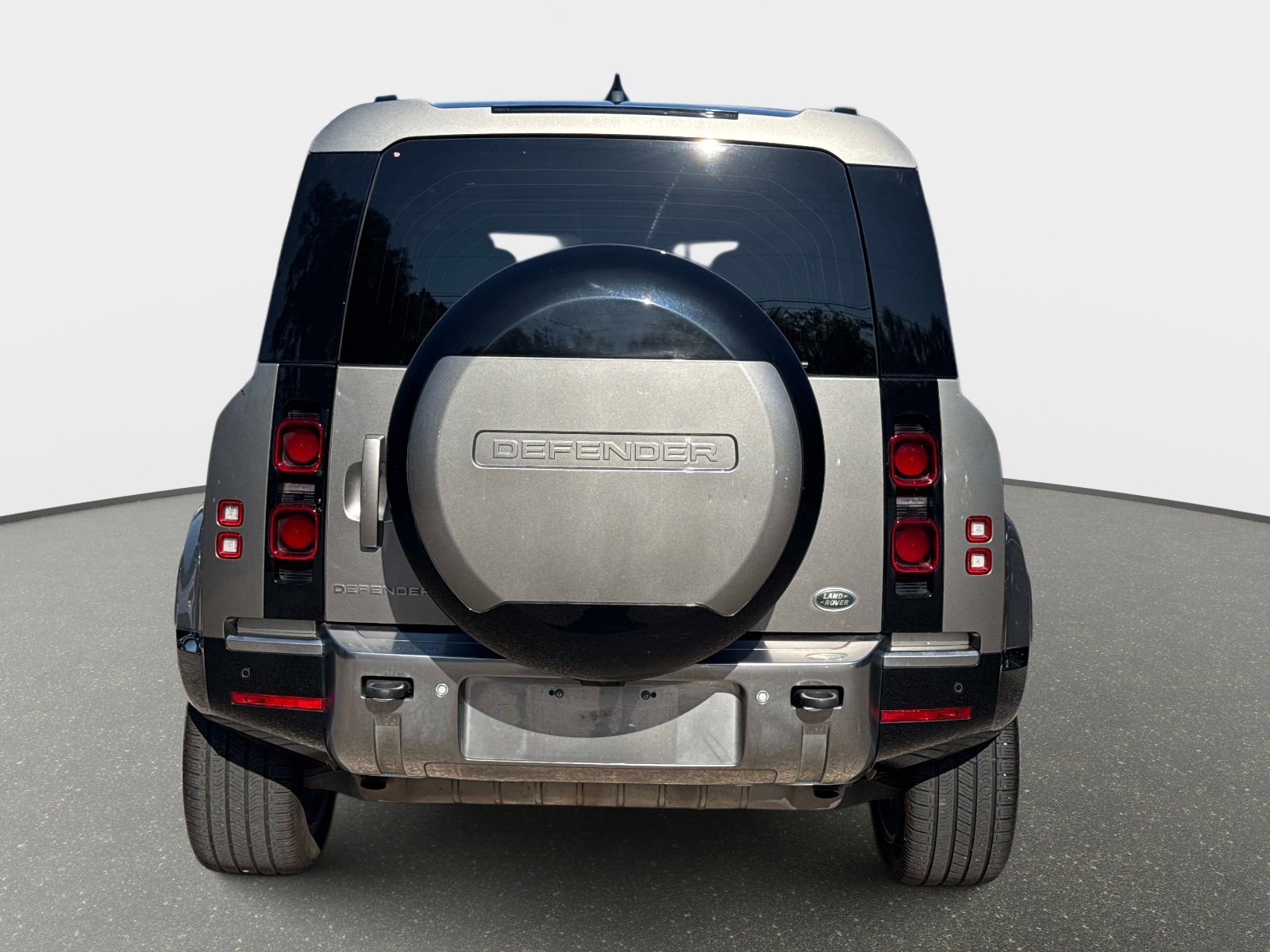Used 2023 Land Rover Defender 110 S AWD/4WD image 7