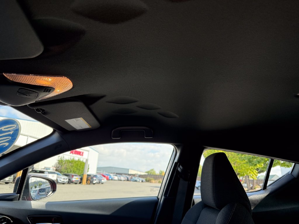 Used 2019 Toyota C-HR LE FWD image 16