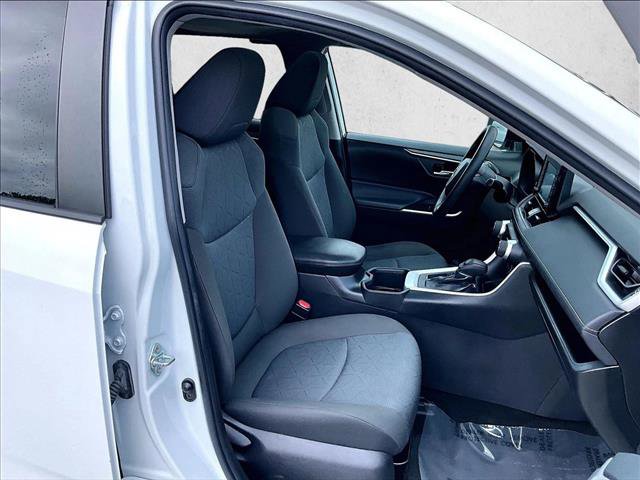 Used 2022 Toyota RAV4 XLE FWD image 9