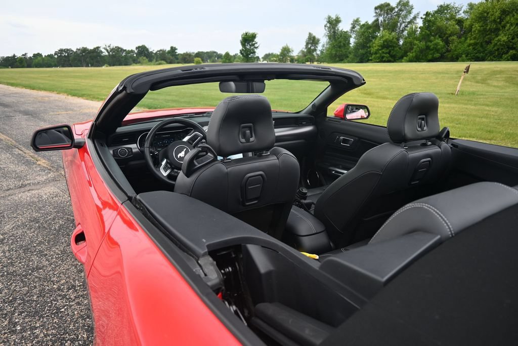 Used 2018 Ford Mustang GT Premium w/ Equipment Group 401A RWD image 23