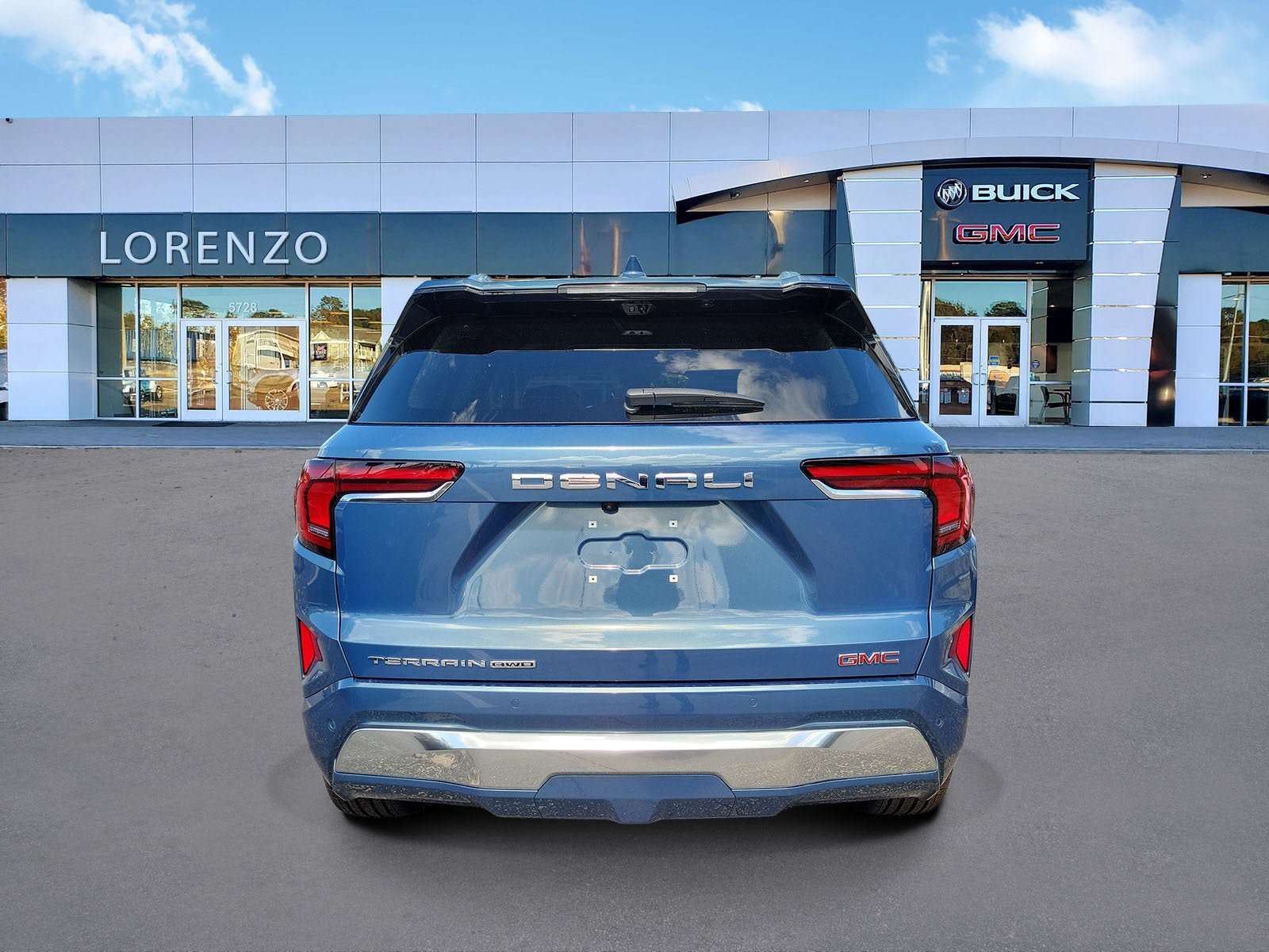 New 2027 GMC Terrain Denali w/ LPO, Floor Liner Package AWD/4WD image 5