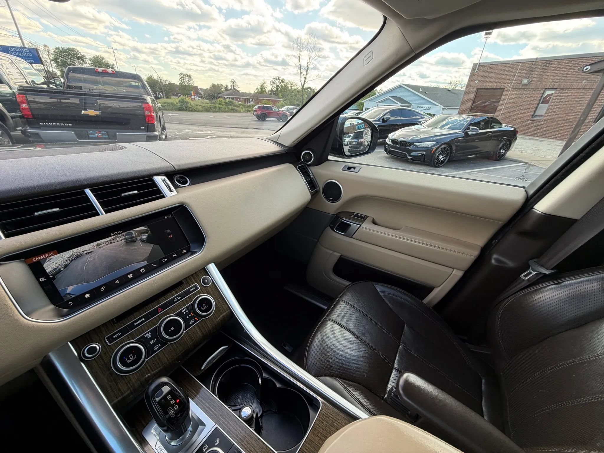 Used 2017 Land Rover Range Rover Sport HSE AWD/4WD image 25