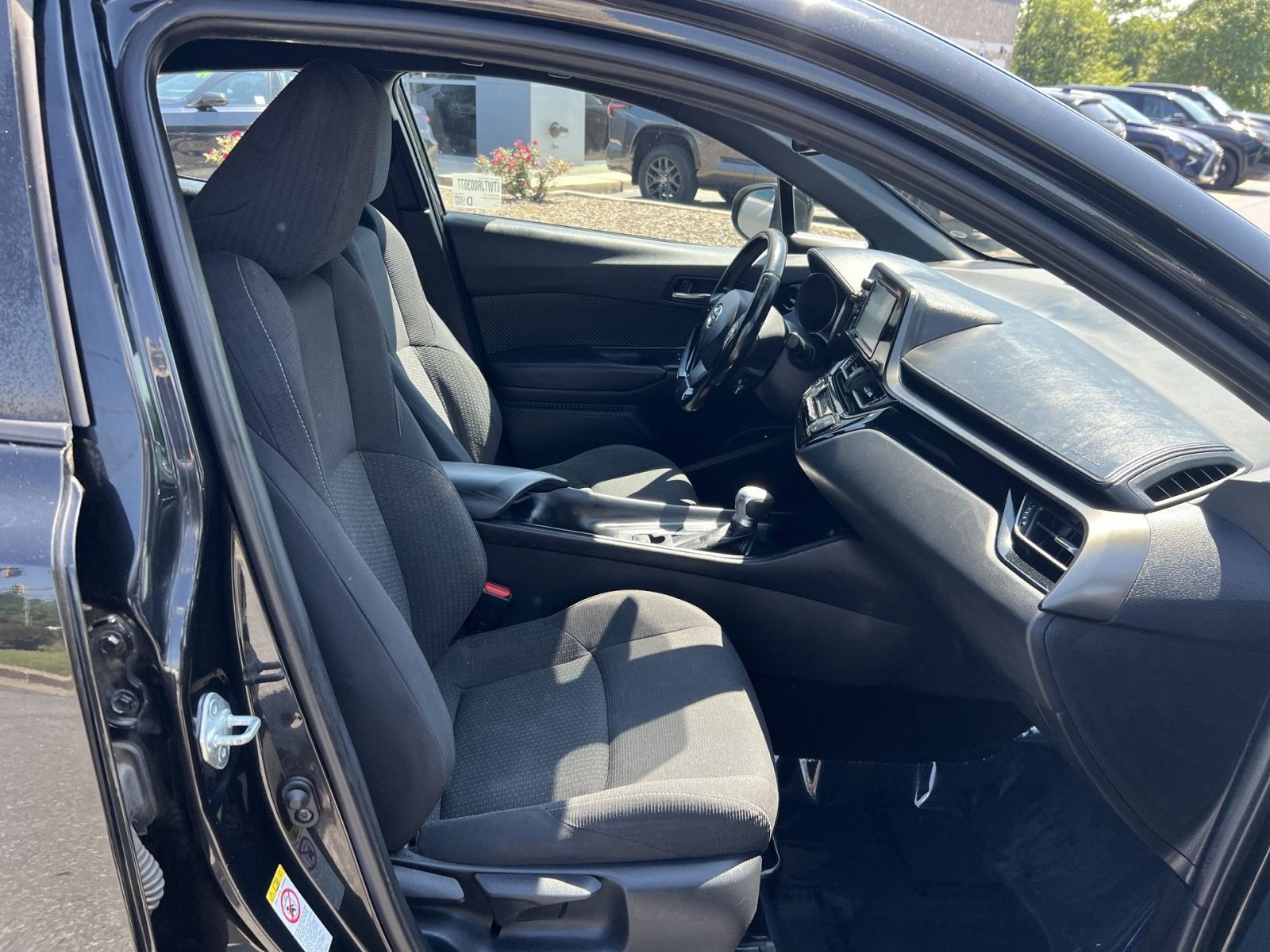 Used 2018 Toyota C-HR XLE FWD image 24