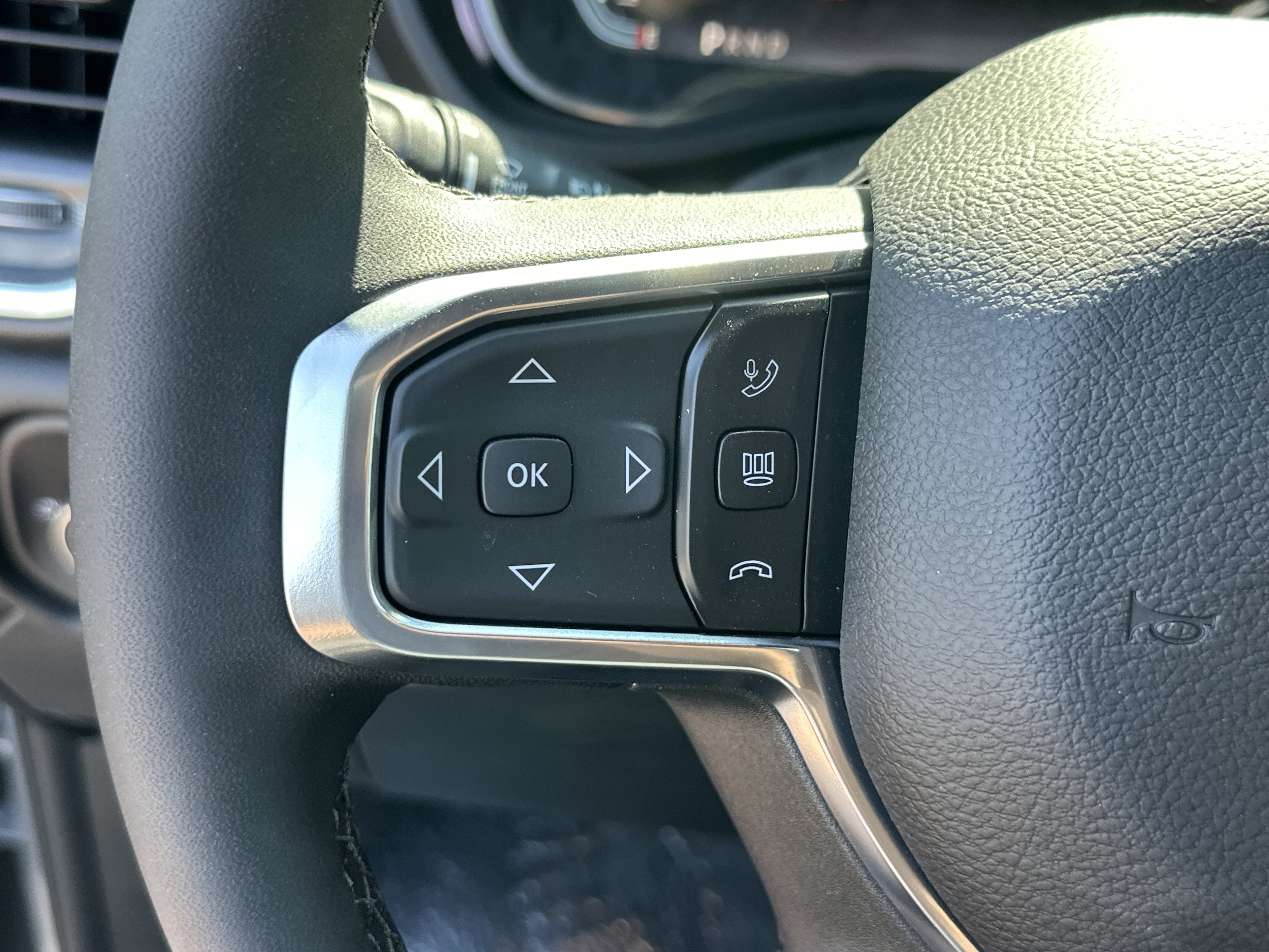 New 2026 RAM 2500 Laramie AWD/4WD image 11