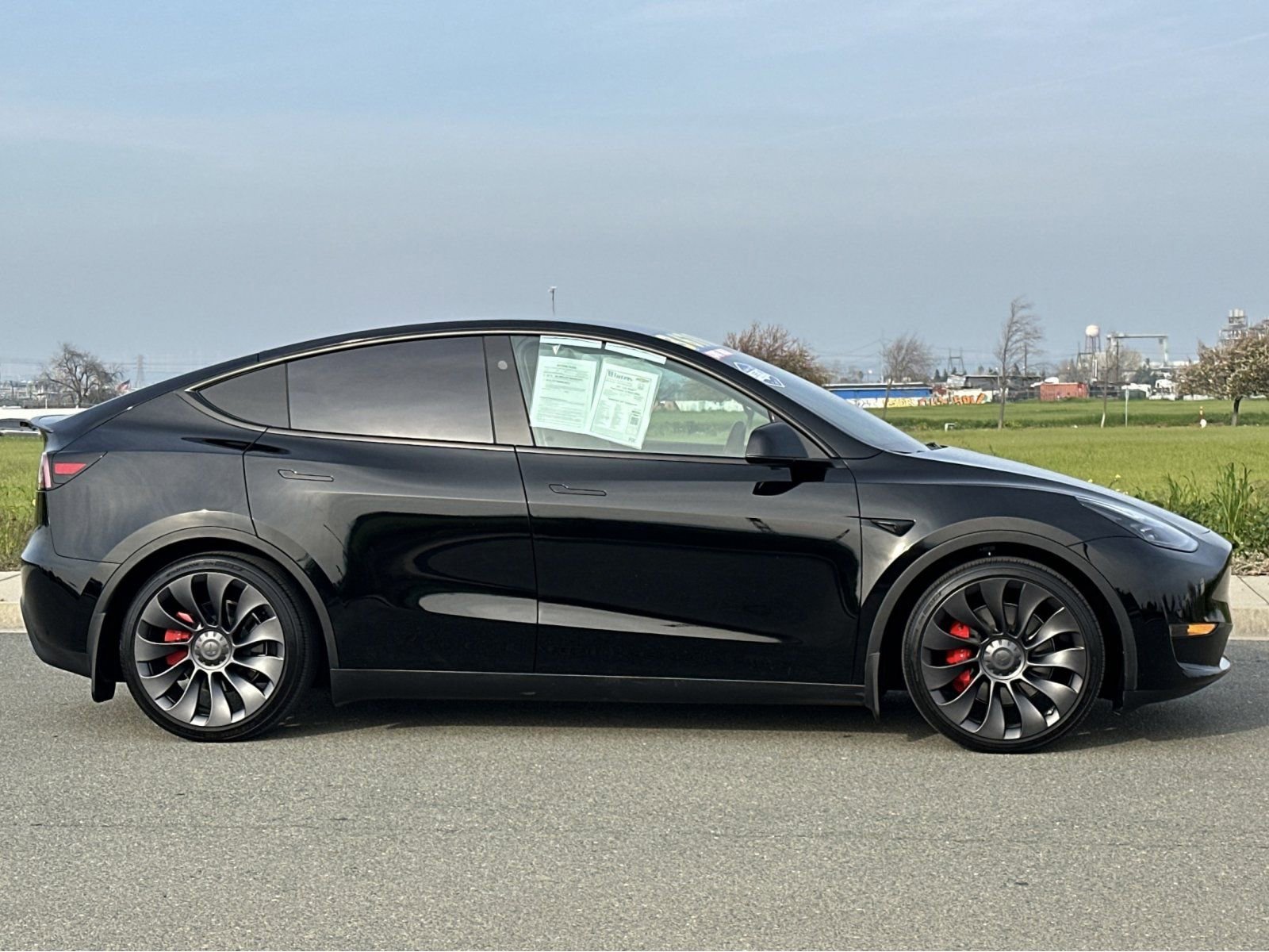 Used 2024 Tesla Model Y Performance image 3