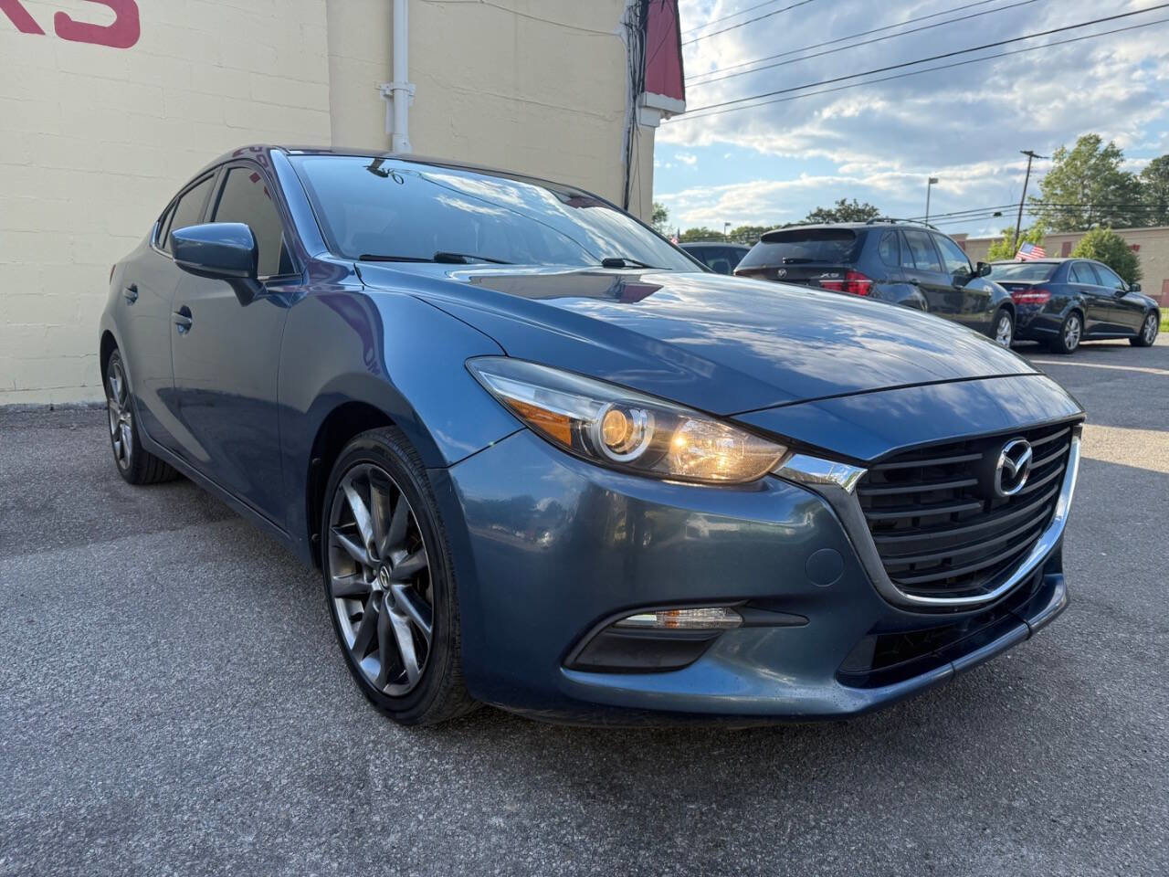 Used 2018 MAZDA MAZDA3 Touring image 3
