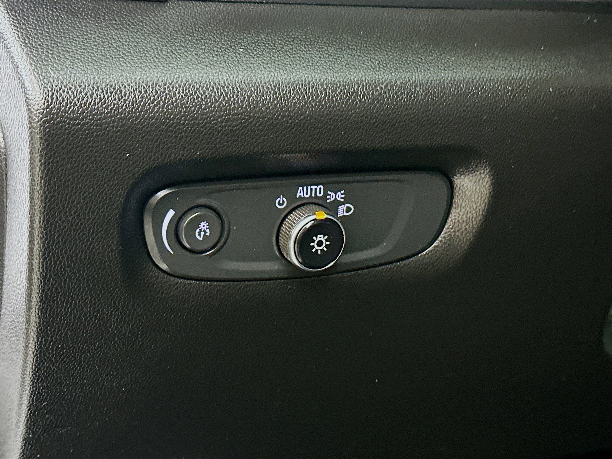 Used 2023 Chevrolet Traverse High Country image 10