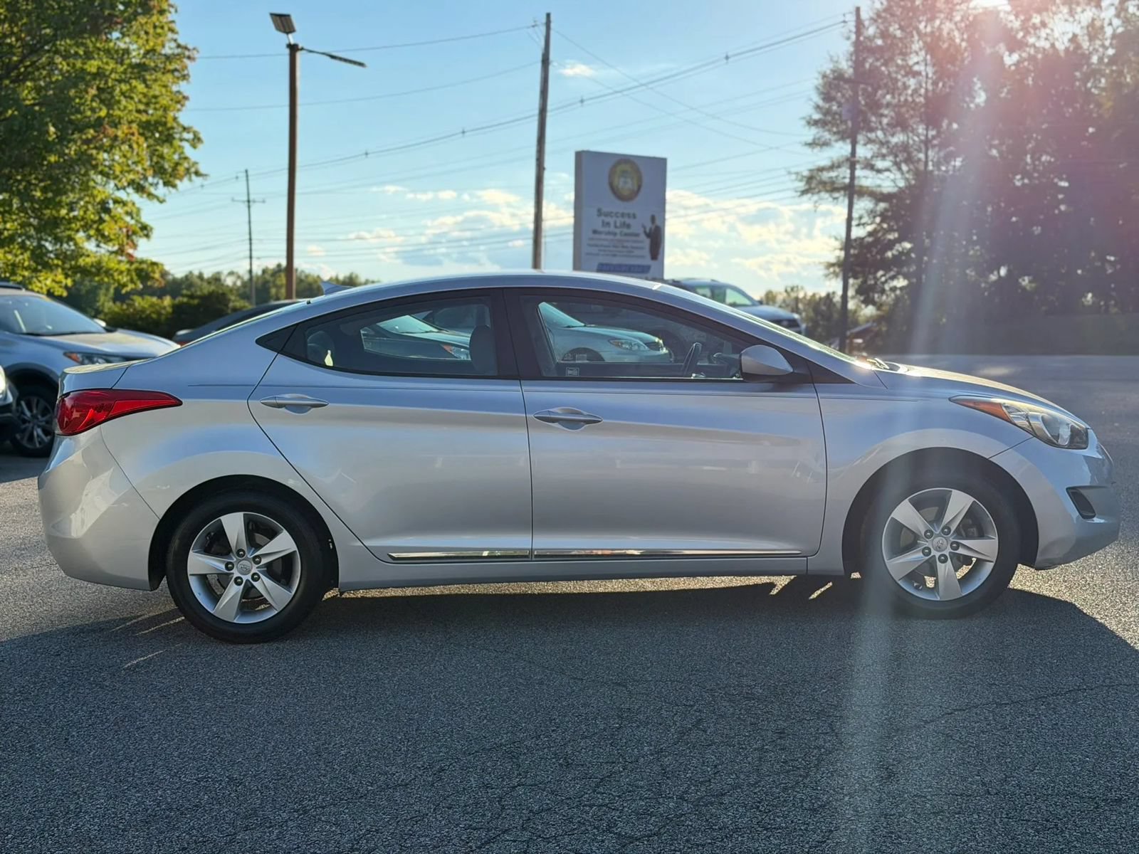 Used 2013 Hyundai Elantra GLS FWD image 9