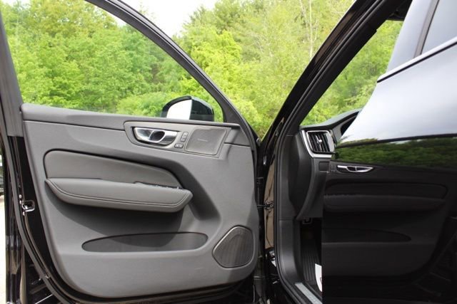 New 2026 Volvo XC60 B5 Ultra w/ Protection Package Premier AWD/4WD image 19