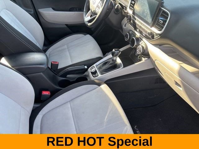 Used 2024 Hyundai Venue SEL image 38