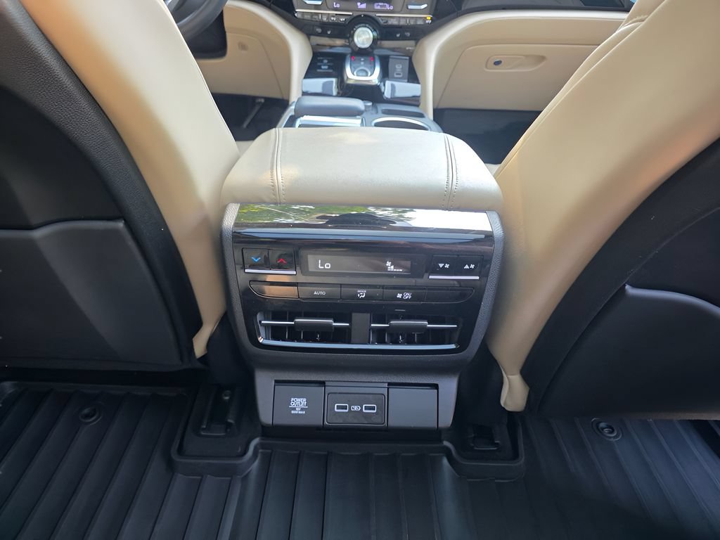 Used 2022 Acura MDX FWD w/ Technology Package image 11