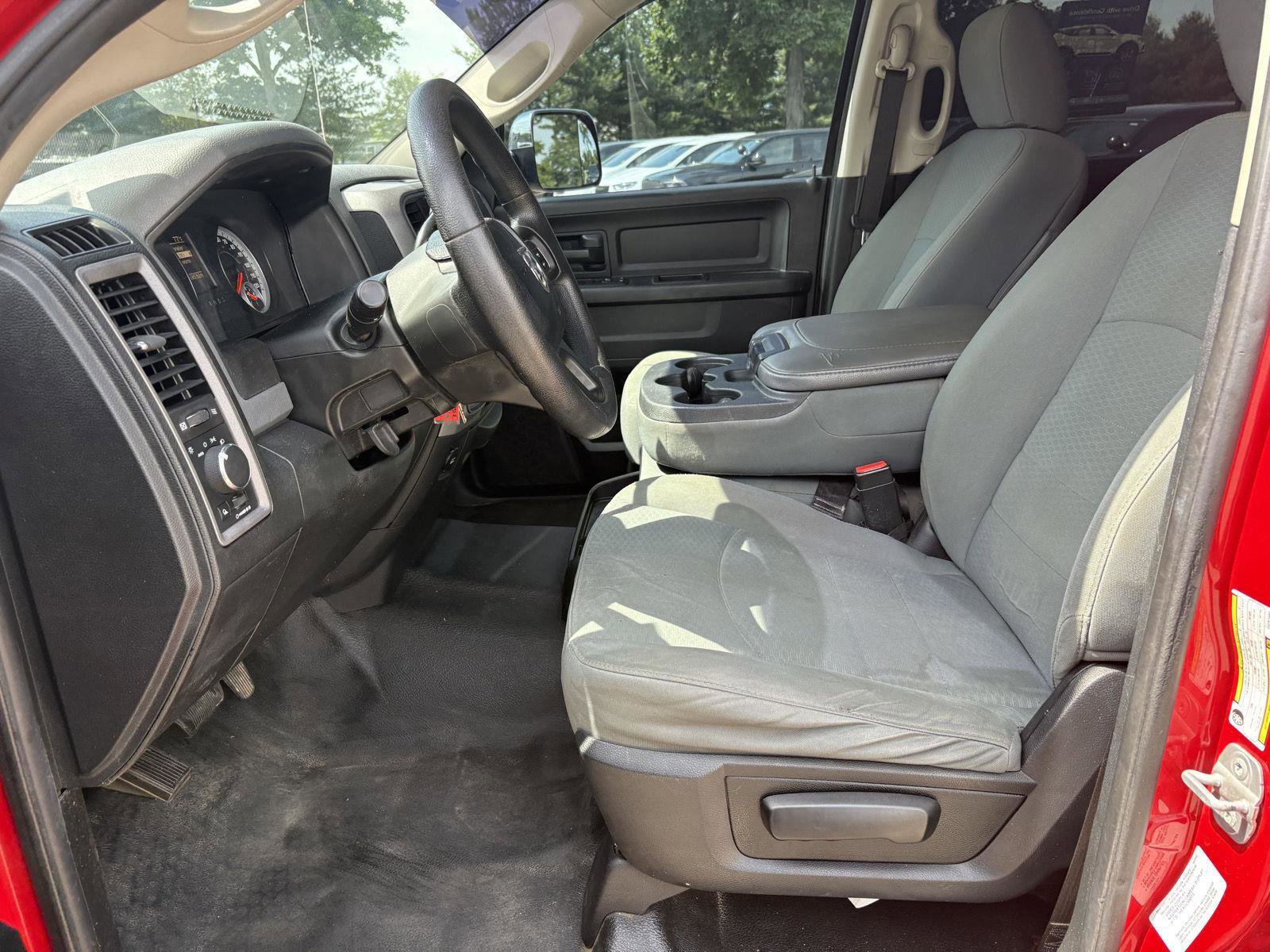 Used 2014 RAM 2500 Tradesman w/ Chrome Appearance Group AWD/4WD image 3