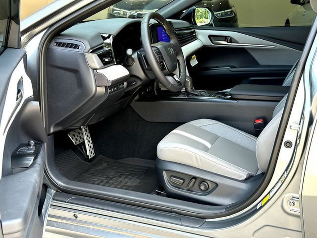 New 2026 Toyota Camry SE w/ Convenience Package FWD image 10