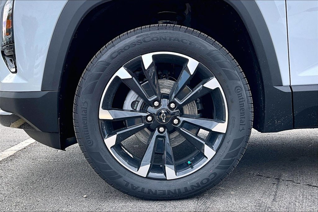New 2027 Chevrolet Equinox RS w/ Safety and Technology Package FWD image 12