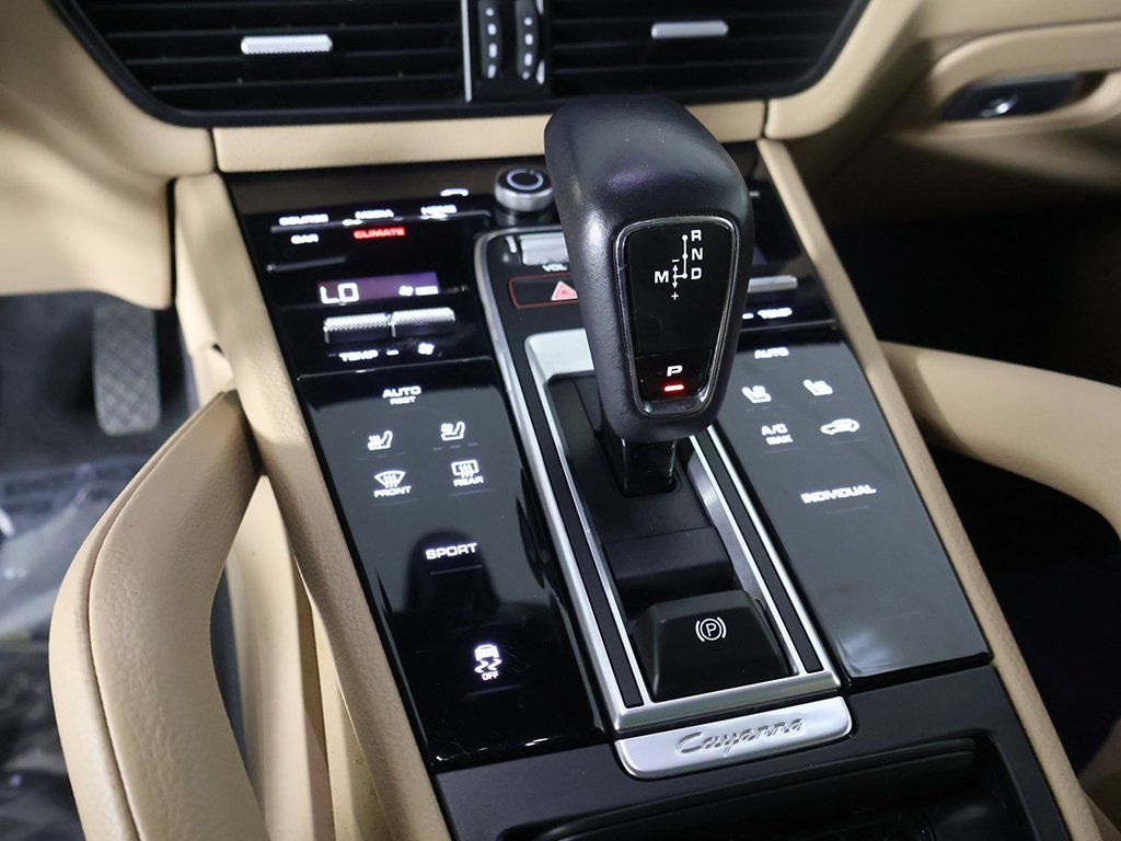 Used 2023 Porsche Cayenne Platinum Edition image 46