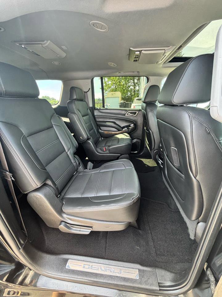 Used 2015 GMC Yukon XL Denali w/ Premium Package AWD/4WD image 30