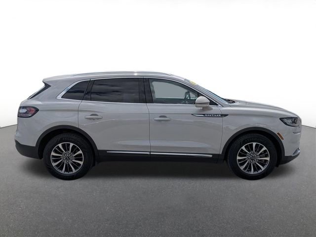 Used 2023 Lincoln Nautilus Reserve image 2