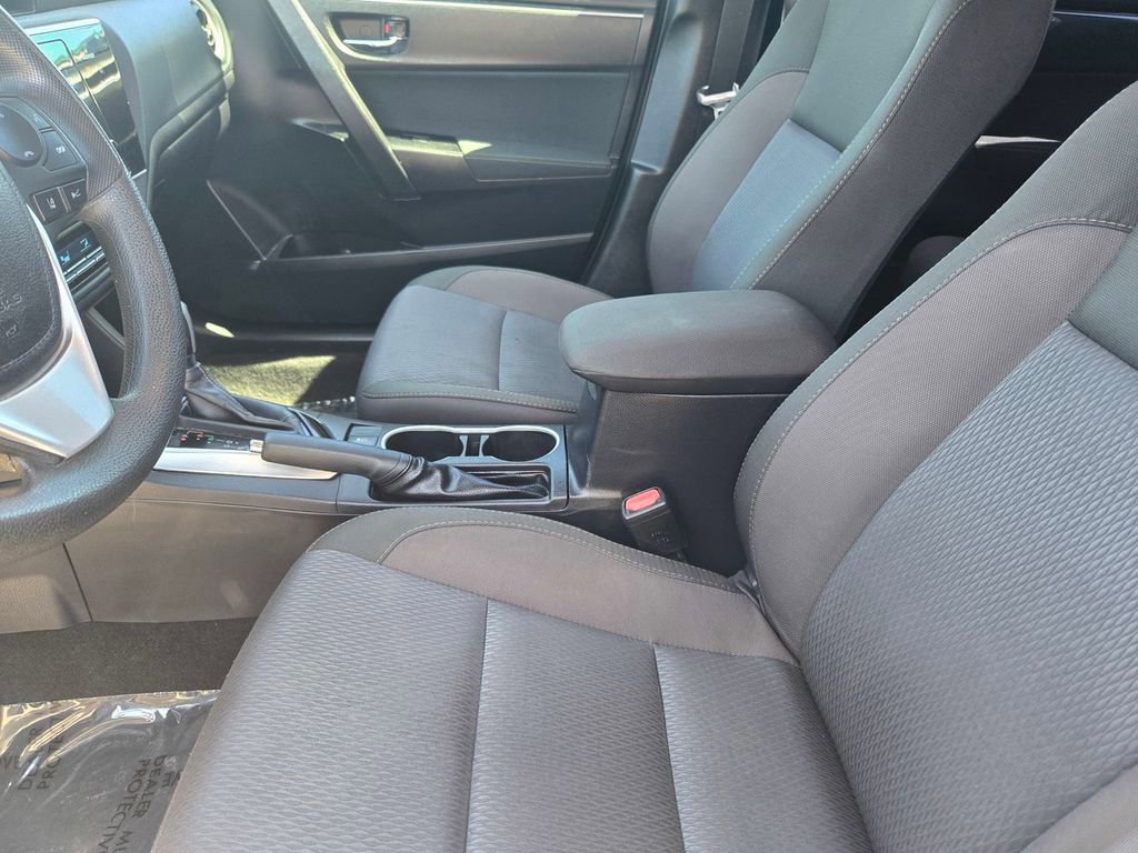 Used 2017 Toyota Corolla LE image 12